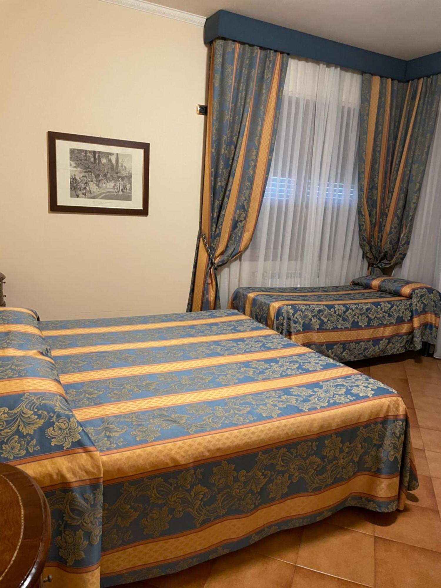 Hotel Mondial Rapallo Værelse billede